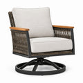 Poltrona girevole in metallo e wicker con braccioli in legno